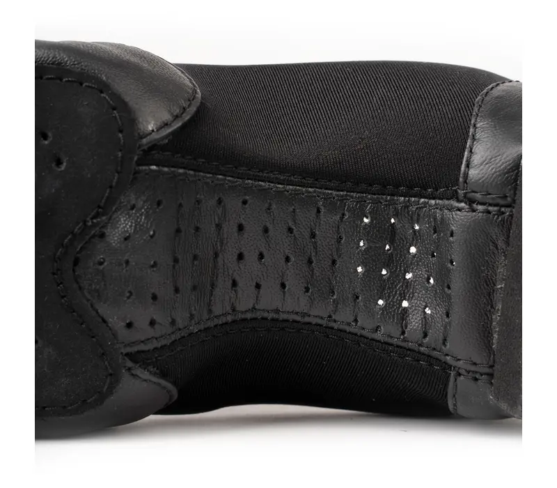 Capezio Glove jazz shoe, dámske jazzovky s ergonomickým tvarom - Čierna